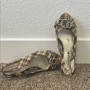 ‼️free w/purchase‼️American Eagle Brown Plaid Peep Toe Wedge Heels